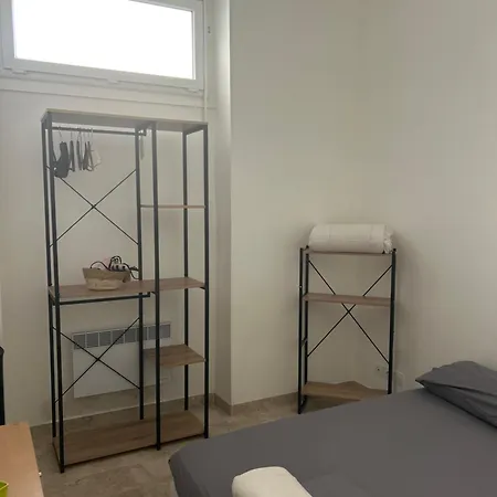 Entire Raphael Apartman *